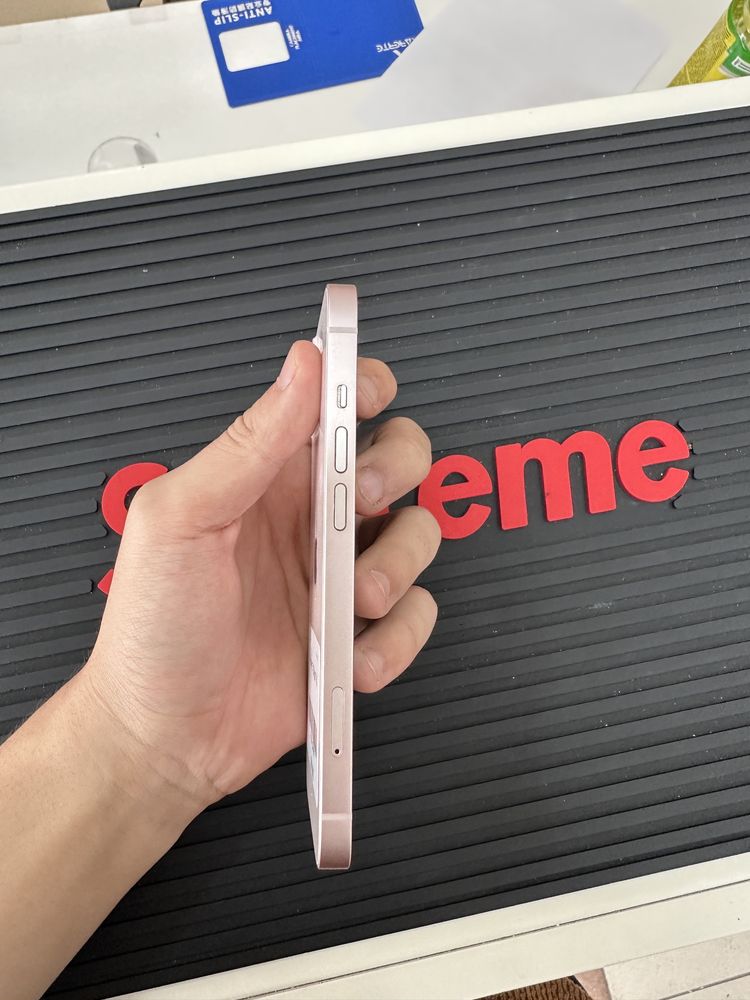 iPhone 13 в идеальном состоянии
