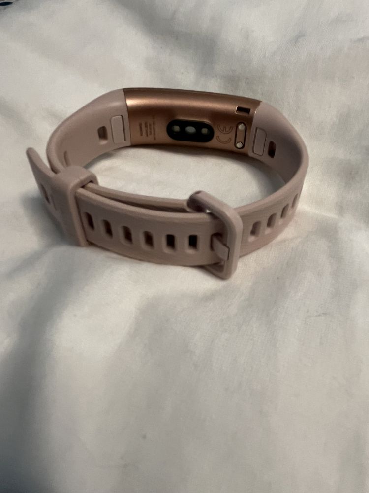 Huawei smart watch; ЧИСТО НОВ, дамски