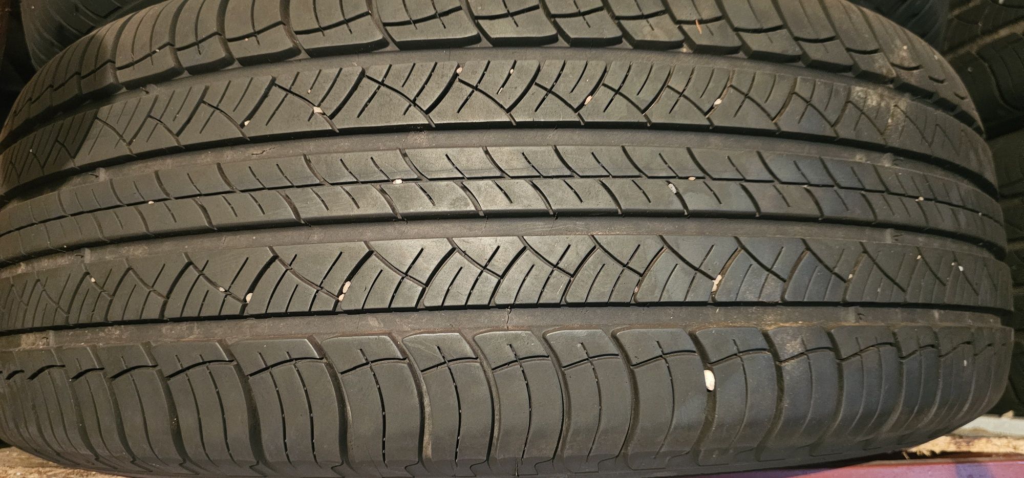 Продам шины Michelin 235x60x18