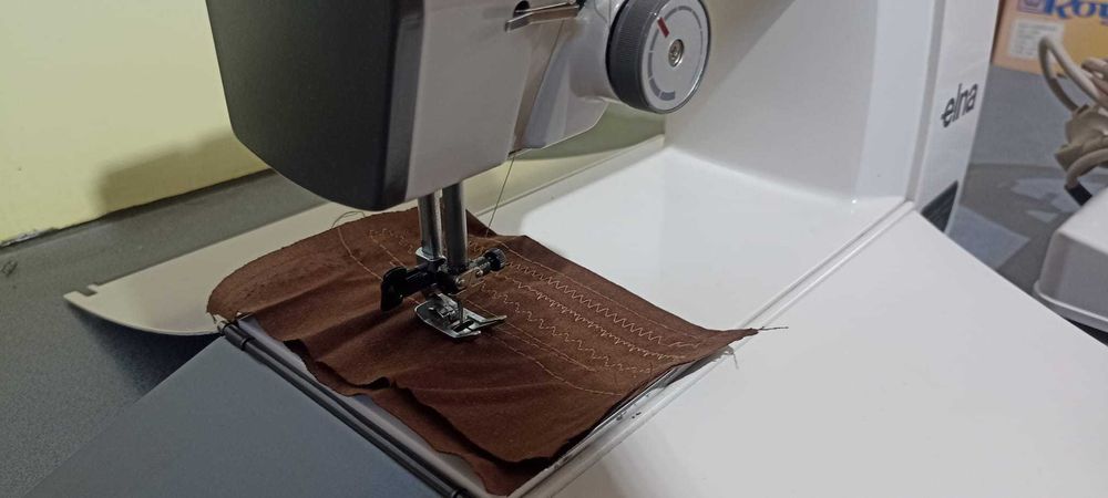 Masina de cusut Elna Lotus Sp