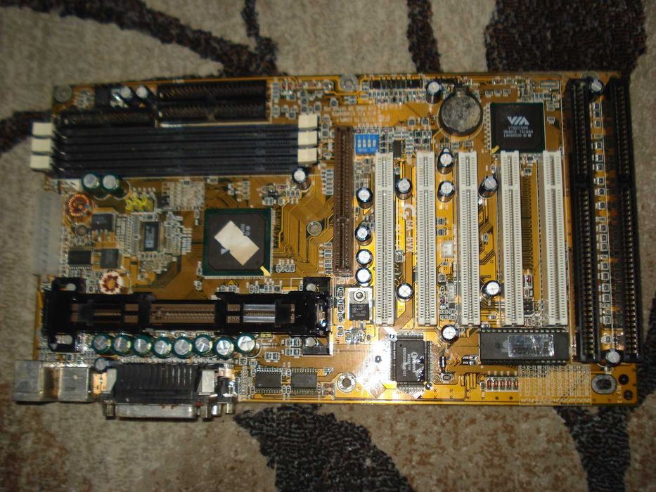 Placa de baza retro vintage Gigabyte GA-6VX colectie slot1 agp SDRAM