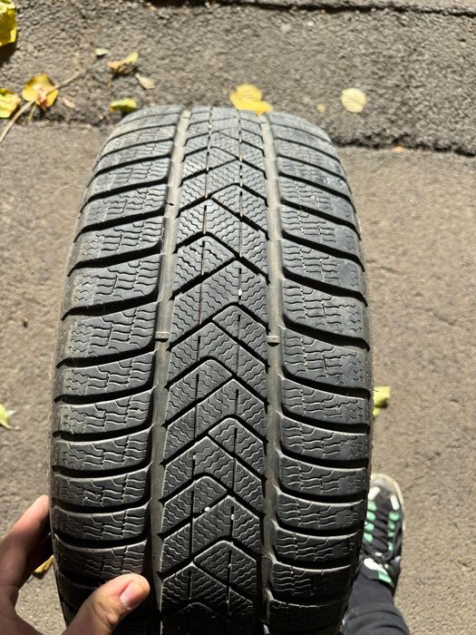 Vând anvelopa 245 40 19 2023  Pirelli