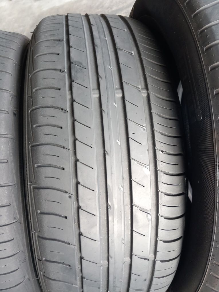 Falken 215 55 r17 vara