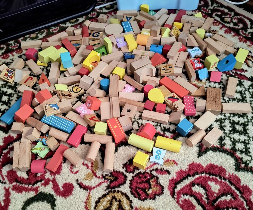Cuburi din lemn +cutie !