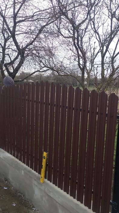 Garduri din sipca metalica, panou tip jaluzele, tabla, plasa si BCA