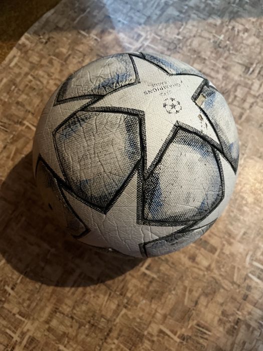 Продам мяч лига чемпионов