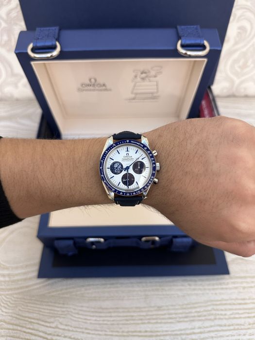 Omega Silver Snoopy Chronograph 42 mm.