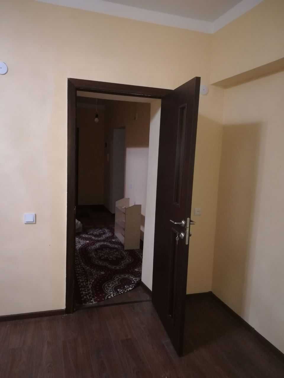 2 Хонали квартира тезда сотилади. ОР.Р 7 микр.н