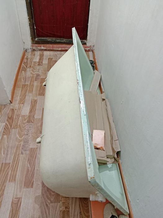 Чугунный ванна...