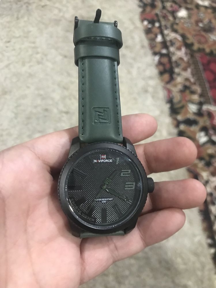 продам часы Naviforce