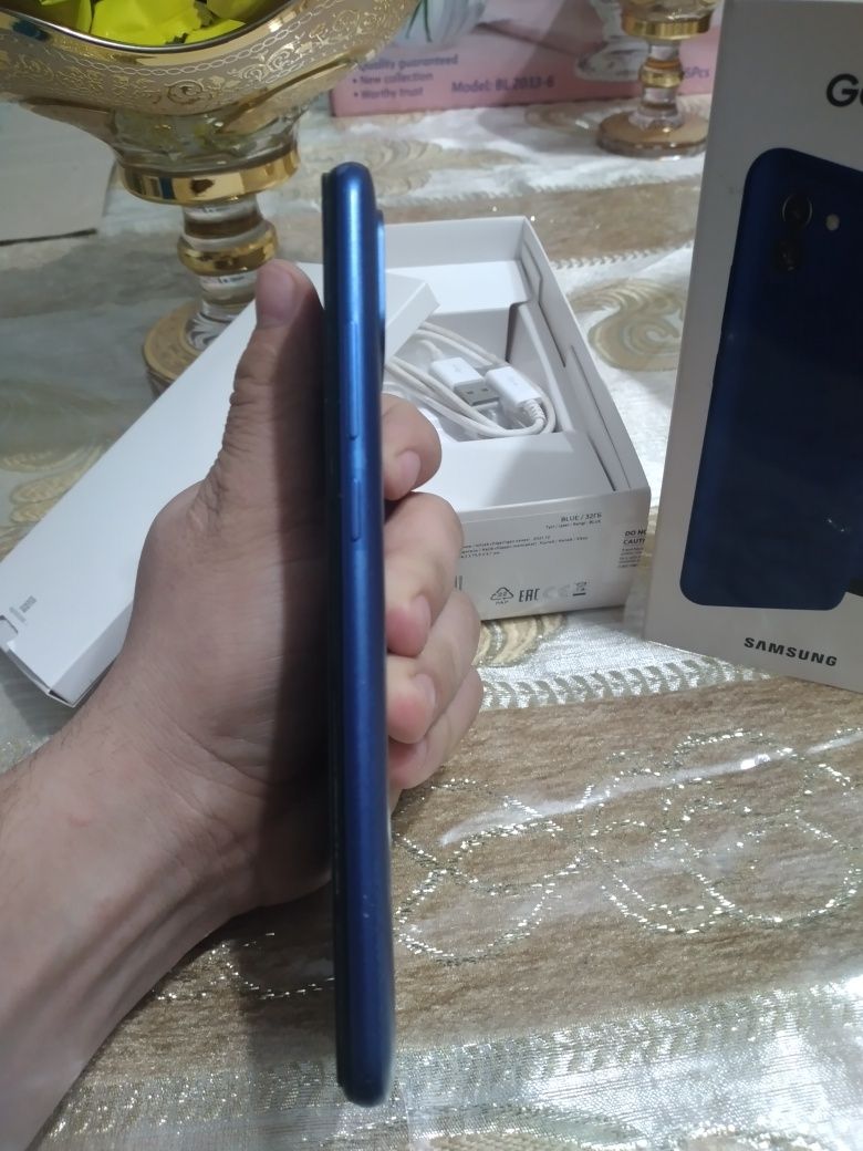 Samsung A 03 telefon sotiladi faqat pul juda zaril