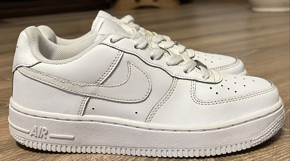 Nike Air Force 1…. Marime 36,5