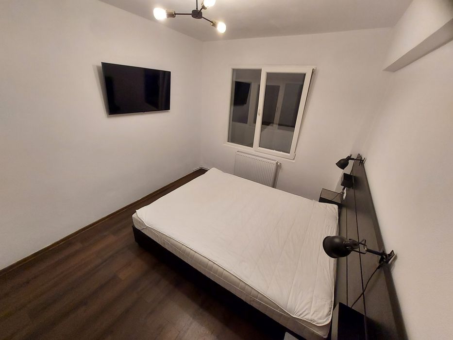 Închiriez apartament cu 2 camere