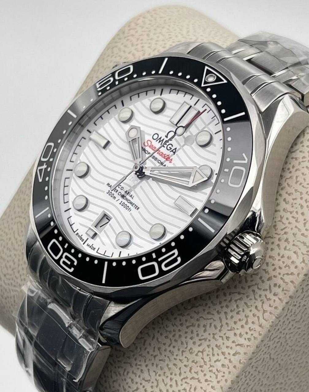 Omega Seamaster Diver 300 M with White Dial on Bracelet