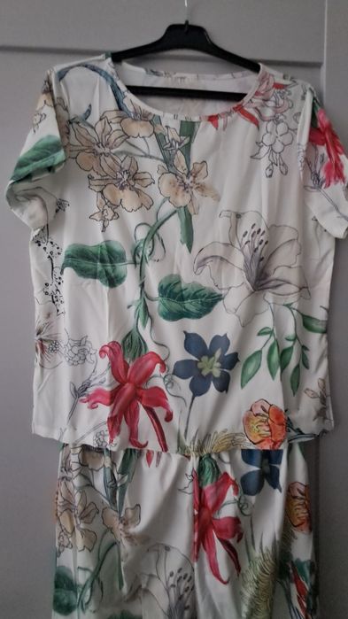 Costum pentru damă