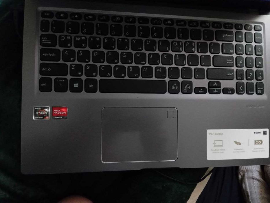 Asus nootebok sotiladi