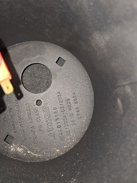 Продавам газова бутилка 48л. 2024 година