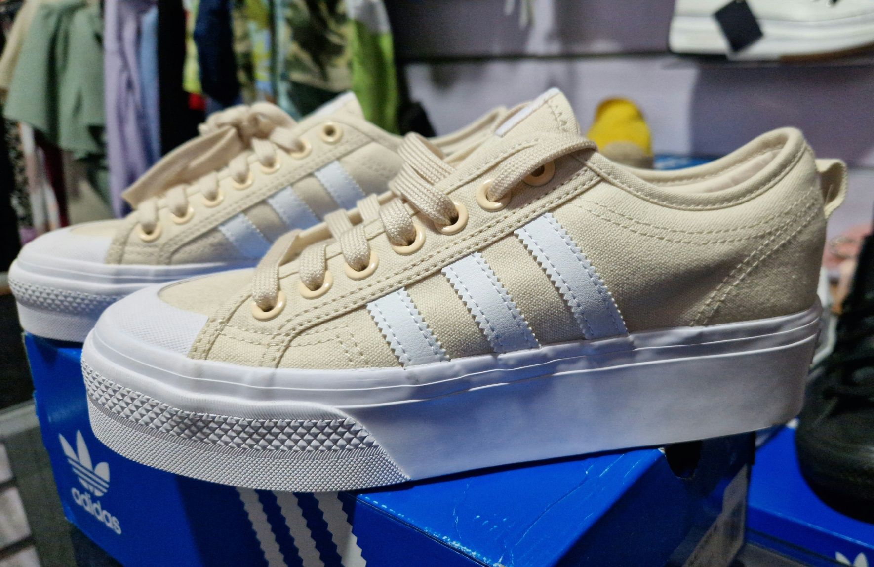 Adidas nizza platform W numărul 40