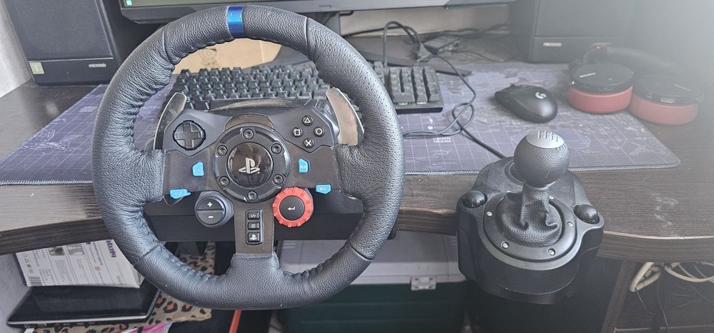 Logitech G29 Driving Force Racing Wheel