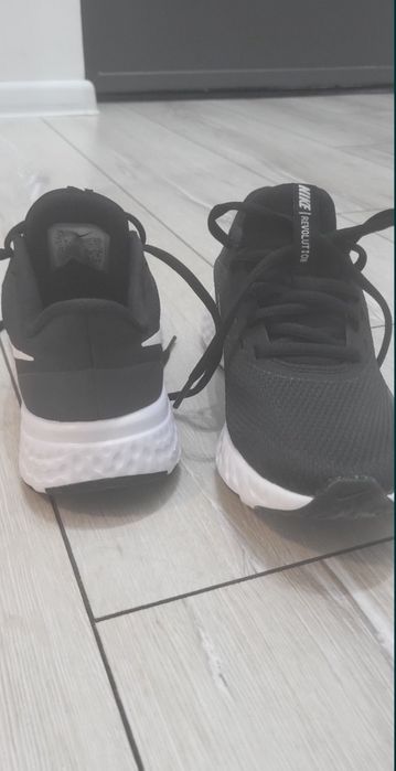 Adidasi nike dama