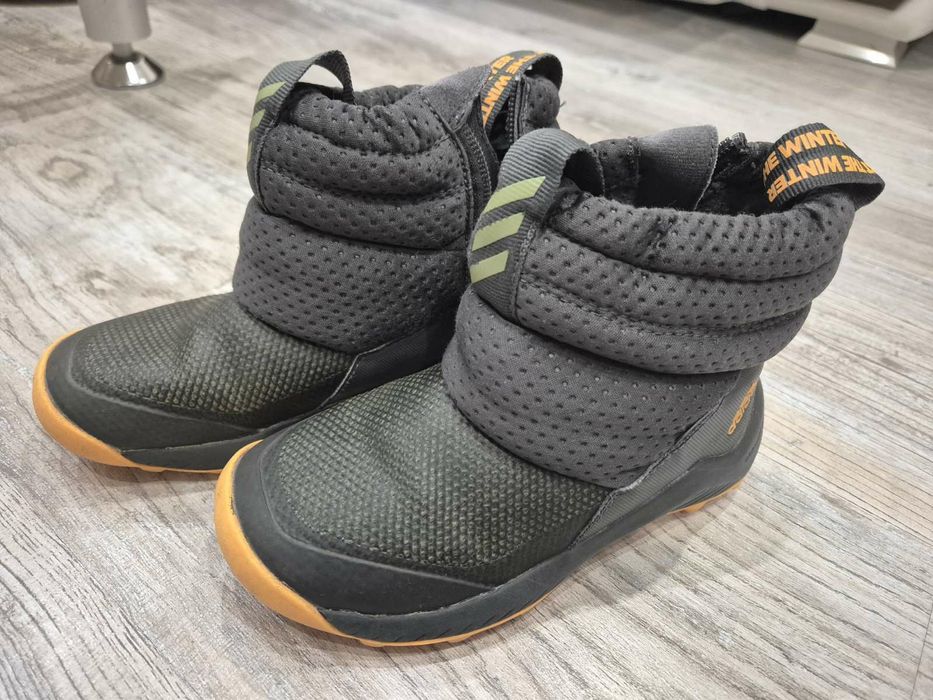 Продавам детски ботуши адидас adidas номер 30