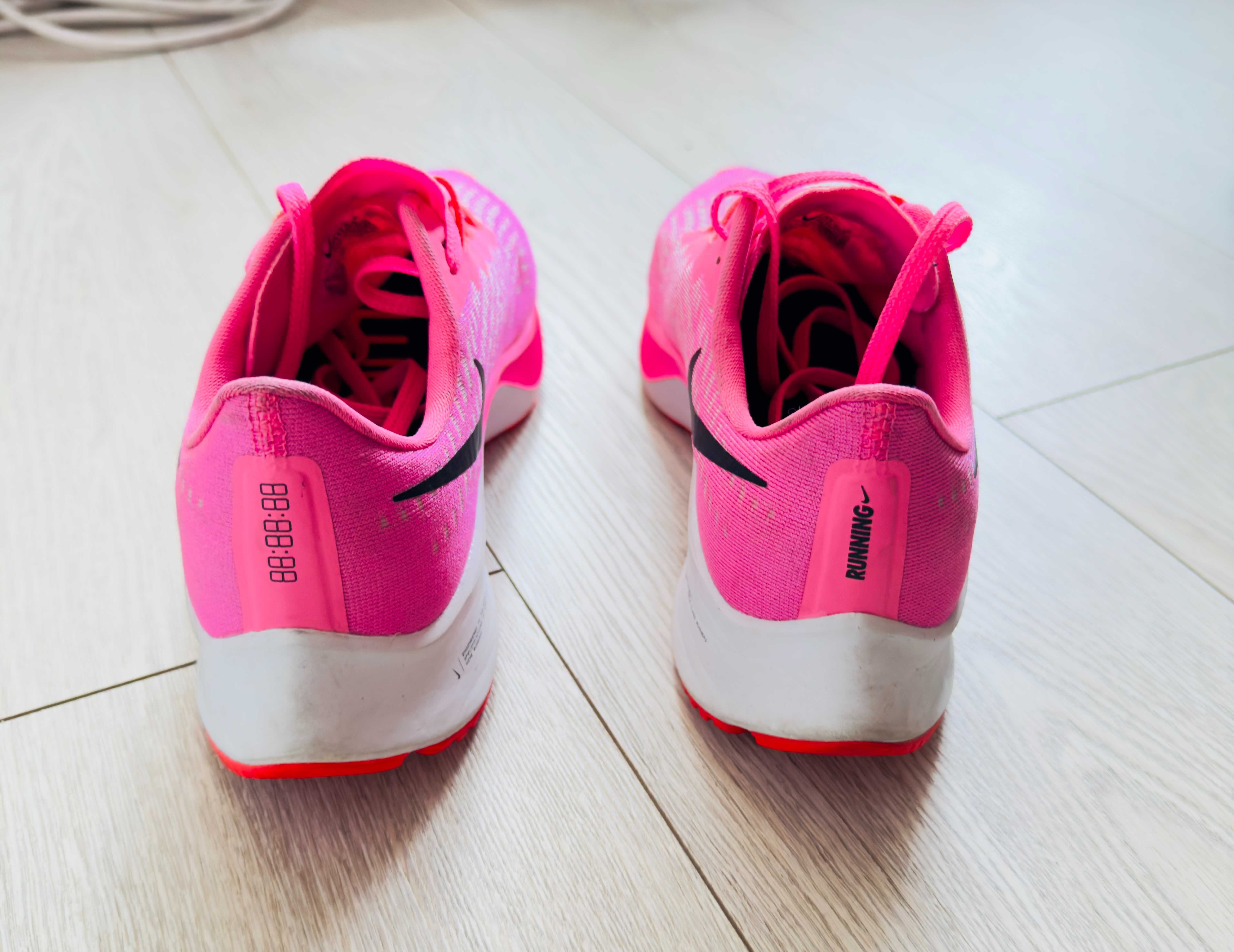 Дамски маратонки Nike