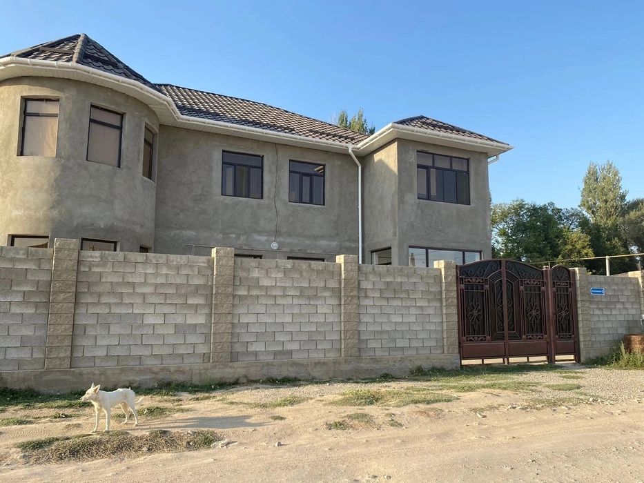 Массив Барысхан 2 этажный дом в доль дороги