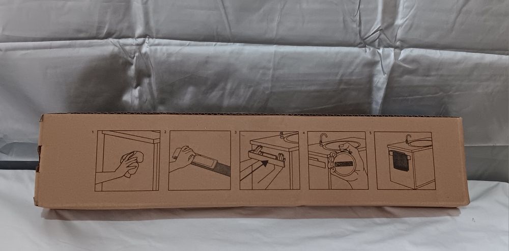 Suport suspendat prosop baie