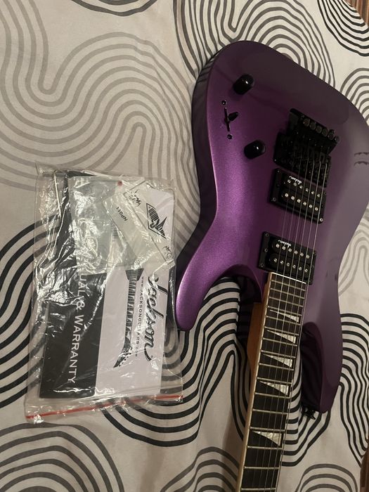 Jackson JS Series Dinky Arch Top JS32 DKA Pavo Purple