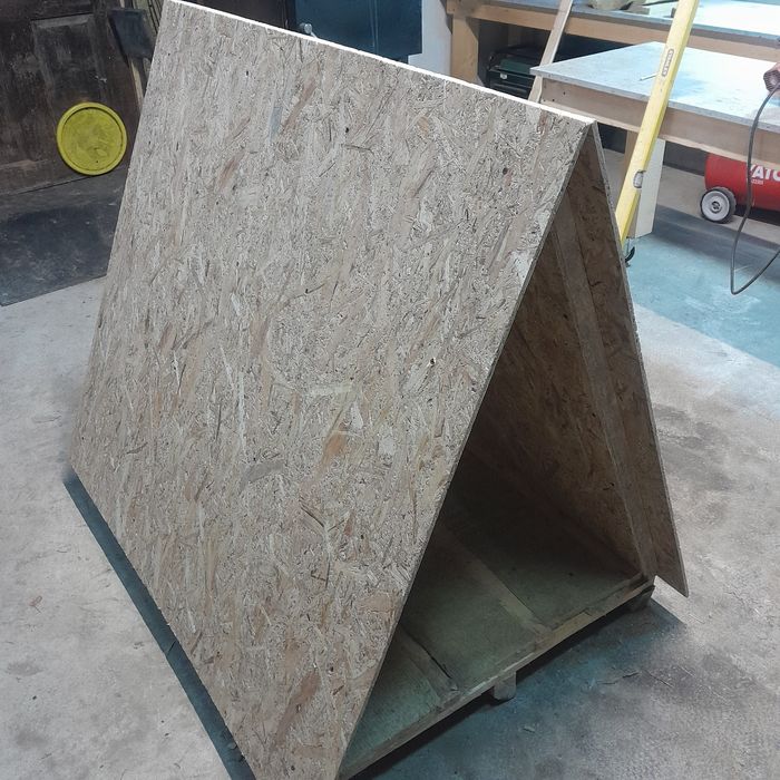 Cușcă câine talie medie sau mare