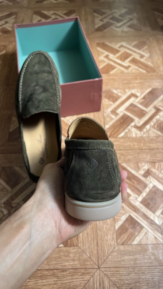 Loro Piana Lux 1:1 43 размера почти Новые