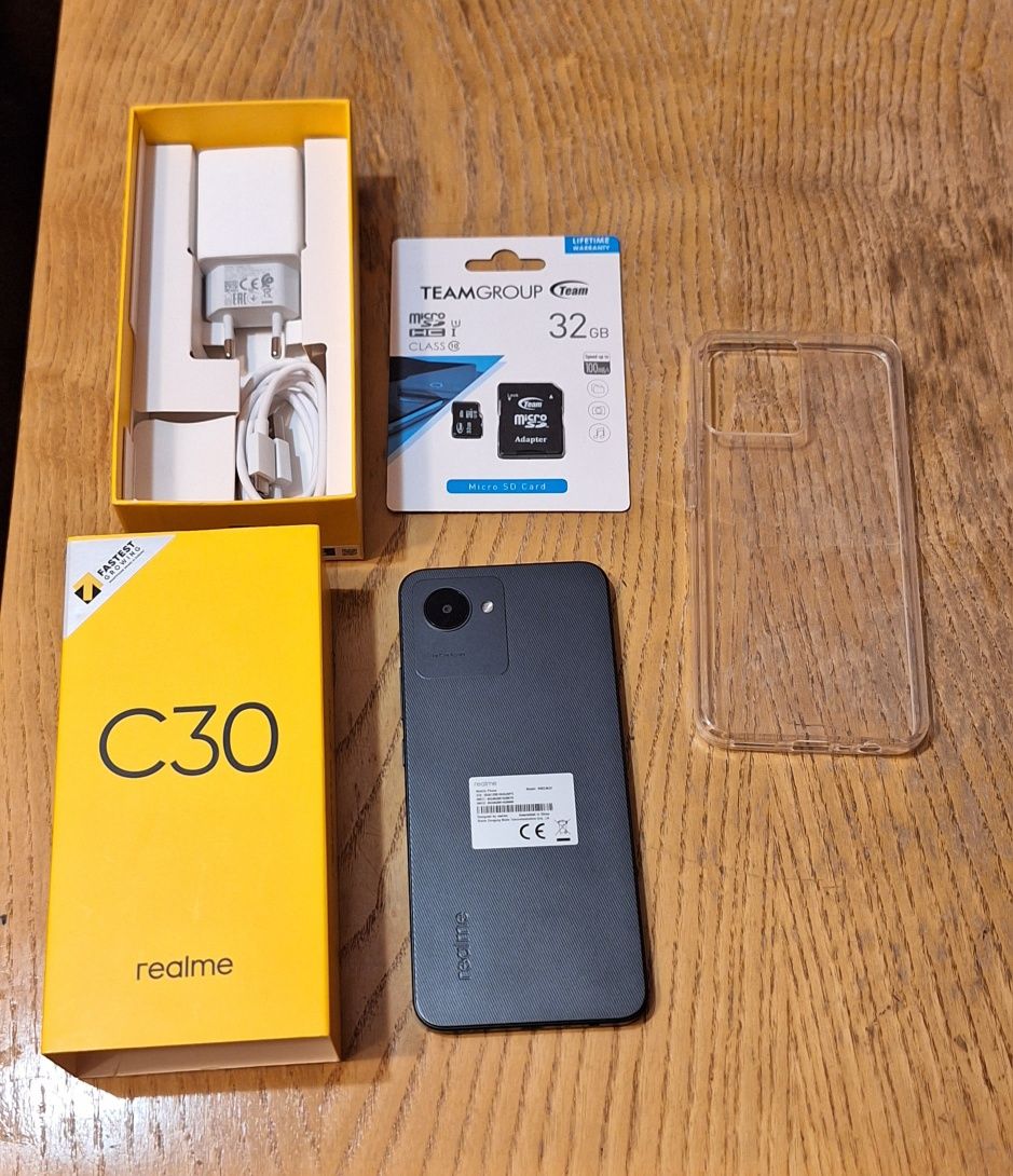 Realme С30 + калъф и зарядно