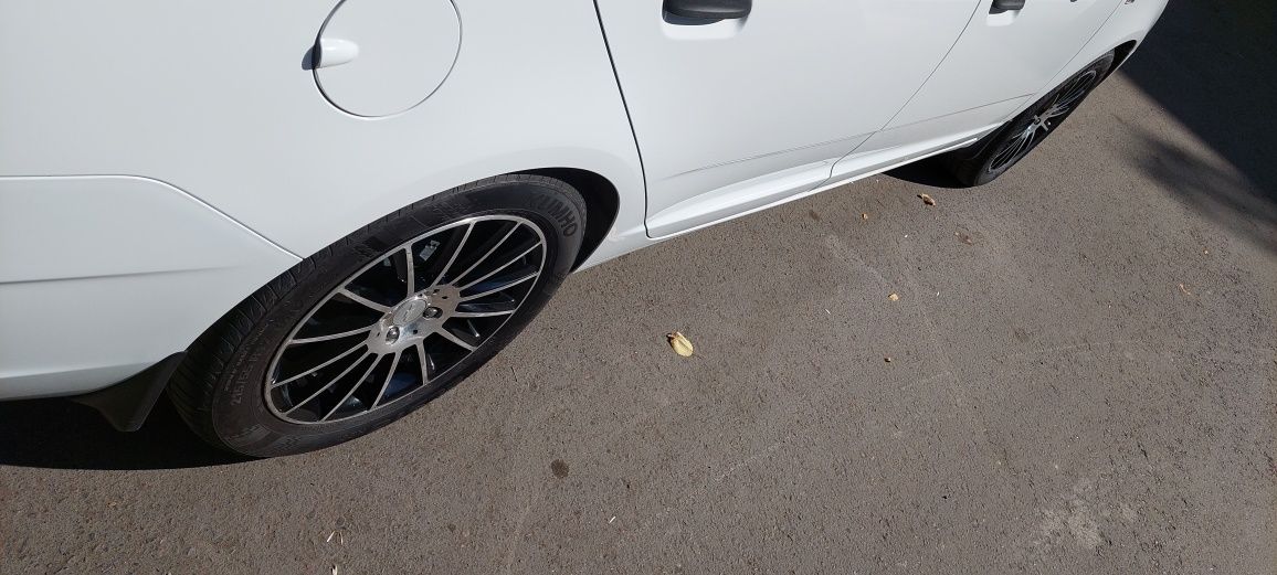 R 17 Kumho Литые диски