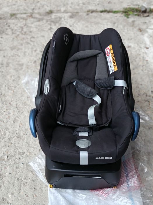 Детско столче за кола Maxi Cosi с база