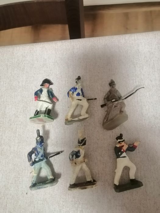 Войници, рицари, фигурки