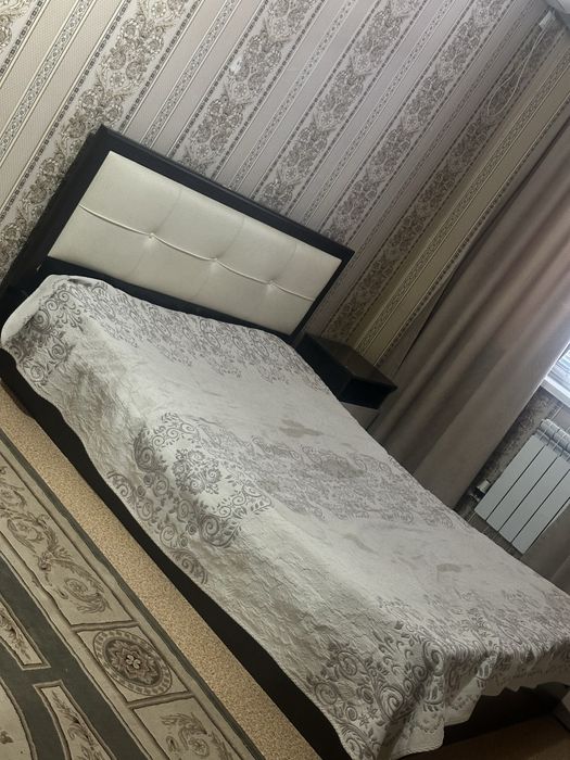 Кровать с матрасом