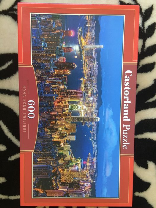 Doua Puzzle( doar desfacute din ambalaj)