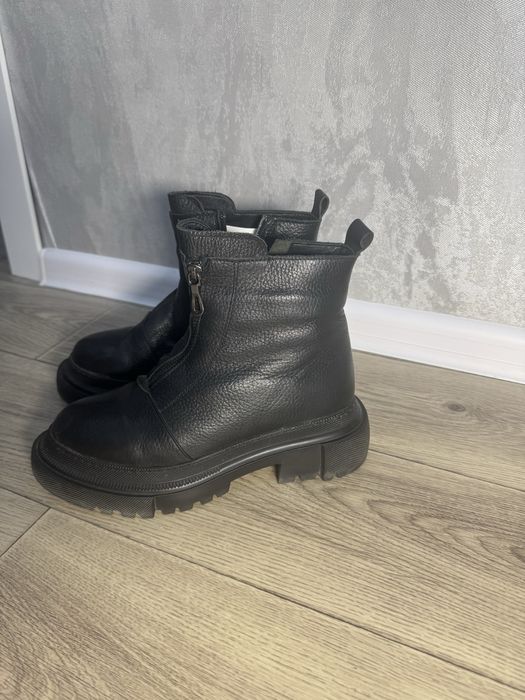 Продам зимние сапоги