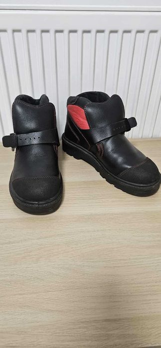 Bocanci Uvex cu protectie