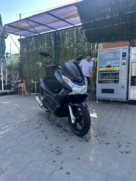 Honda pcx 125.