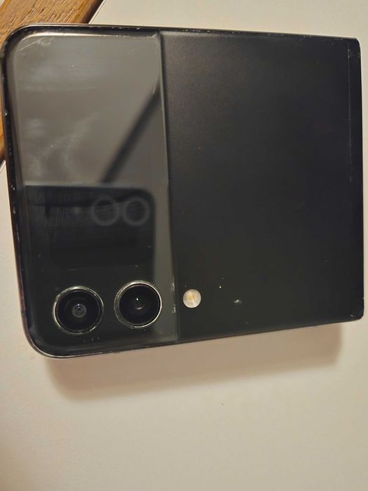 SAMSUNG Z FLIP3 перфектно състояние
