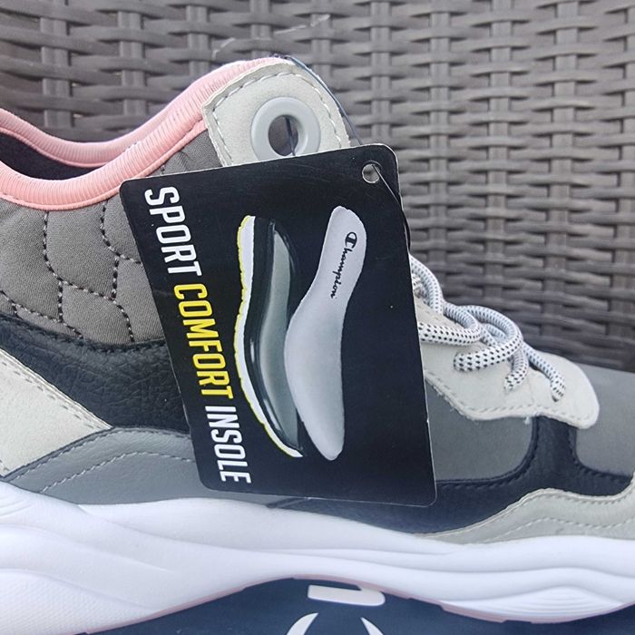 Нови маратонки Champions