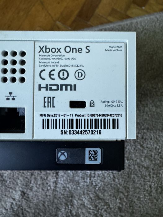 XBox One S 512 GB+2 Controllere+13 Jocuri.