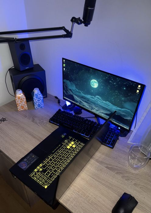 Laptop Gaming MSI Katana B12V