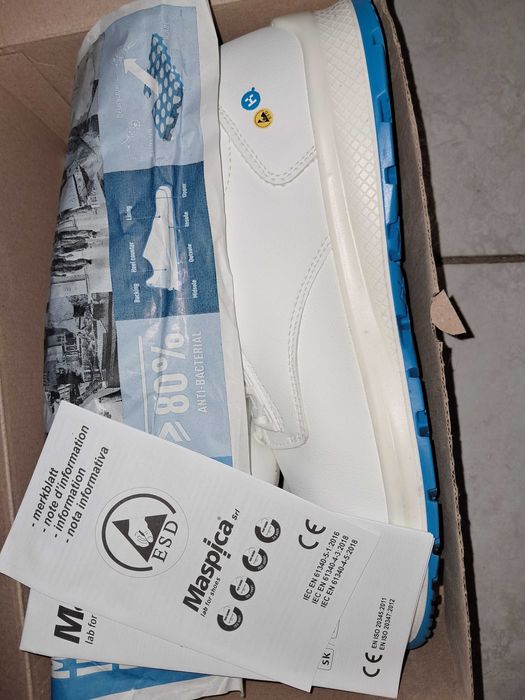 Нови работни обувки