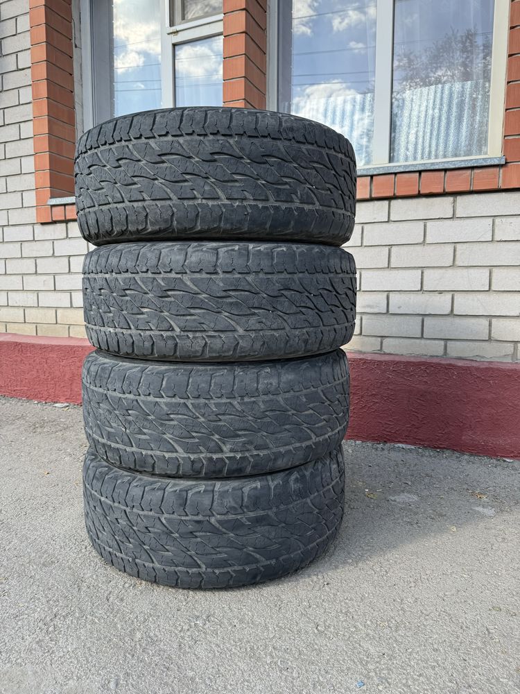 Продам шины на Ленд Крузер 200