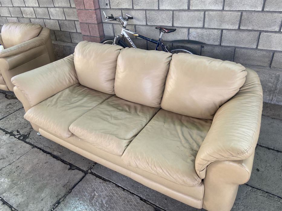 Диван с креслом…