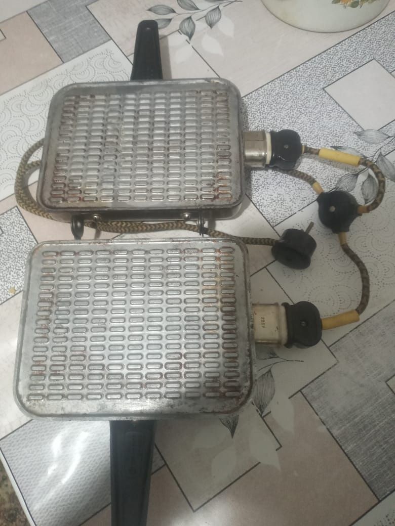 Продам советскую электрическую вафельницу