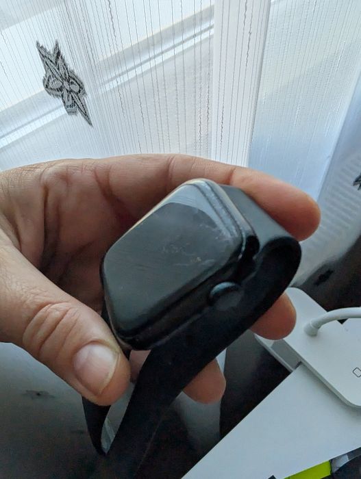 Apple Watch Series 8 (Baterie 87%) - 100% Funcțional, Defect Estetic