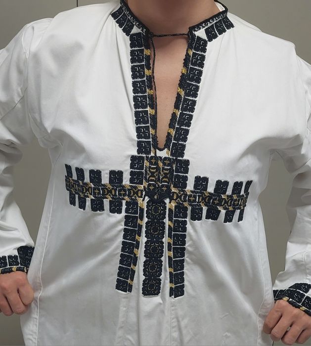 Camasa ie tradițională